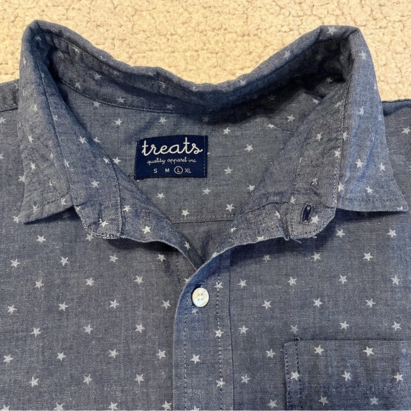 Men’s Chambray Star Print Shirt – Short Sleeve Button-Up by Treats – Size Med - Picture 5 of 11